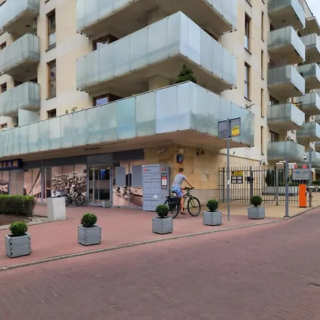 With Study Powstańców śląskich By Renters Apartamento Varsóvia