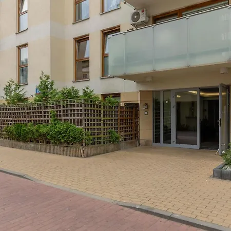 With Study Powstancow Slaskich By Renters Apartment