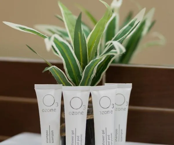 With Study Powstancow Slaskich By Renters Apartman Varsó