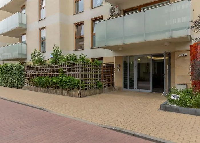 With Study Powstancow Slaskich By Renters Apartman