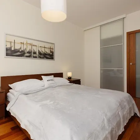 Apartment With Study Powstancow Slaskich By Renters Warsaw