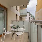 Apartment With Study Powstancow Slaskich By Renters Warschau